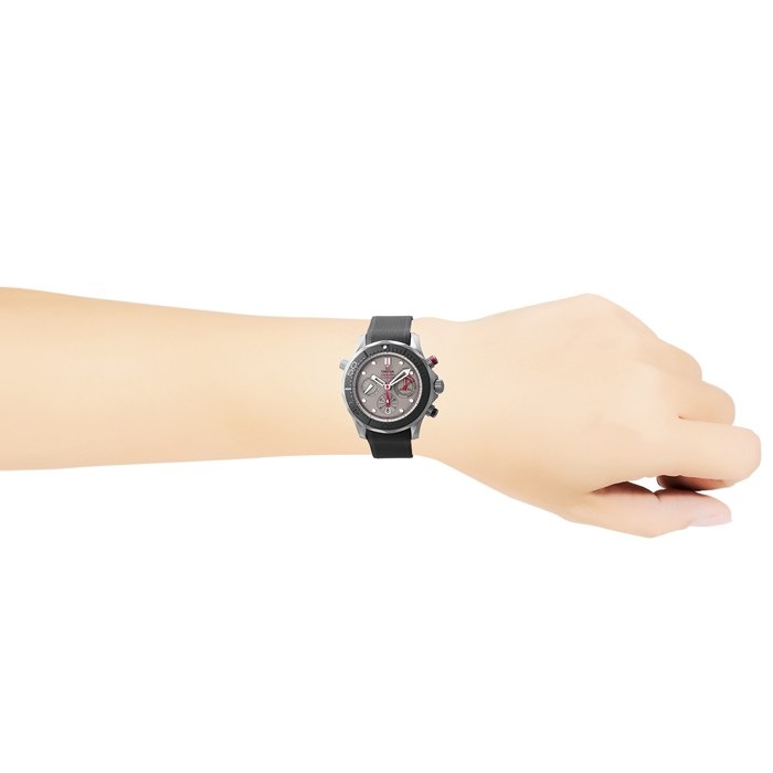 【新品・5年保証】オメガ OMEGA 腕時計 シーマスター ダイバー 300M ETNZ 212.92.44.50.99.001 コーアクシャル クロノメーター クロノグラフ レガッタ機能 デイト グレー文字盤 チタン セラミック ブラック/レッド ラバーベルト 自動巻き 【箱・保付き】