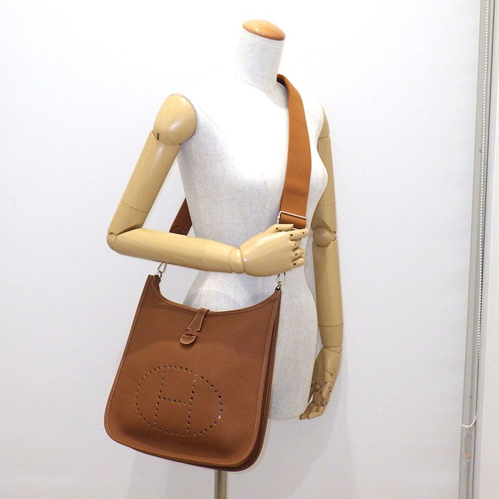 エルメス HERMES ショルダーバッグ エヴリン 3 PM Z刻印 2021年製 ゴールド トリヨンクレマンス シルバー金具 【中古】 エルメス HERMES ショルダーバッグ エヴリン 3 PM Z刻印 2021年製