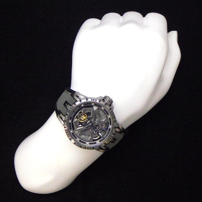 ロジェ・デュブイ ROGER DUBUIS 腕時計 エクスカリバー ウラカン スパイダー RDDBEX0748 グレー/スケルトン文字盤 デイト 裏スケ ラバー 自動巻き 【箱・保付き】 【中古】