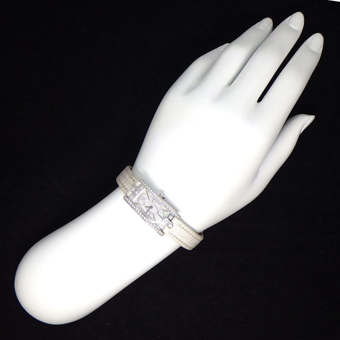 ハリーウィンストン HARRY WINSTON 腕時計 HW アヴェニュー C ミニ・エリプティック AVCQHM16WW052 47ポイント ダイヤベゼル/リュウズ レクタンギュラー 114ポイント ダイヤ/ホワイトシェル文字盤 K18WG ホワイト アリゲーター レザーベルト 白 クオーツアナログ 【中古】