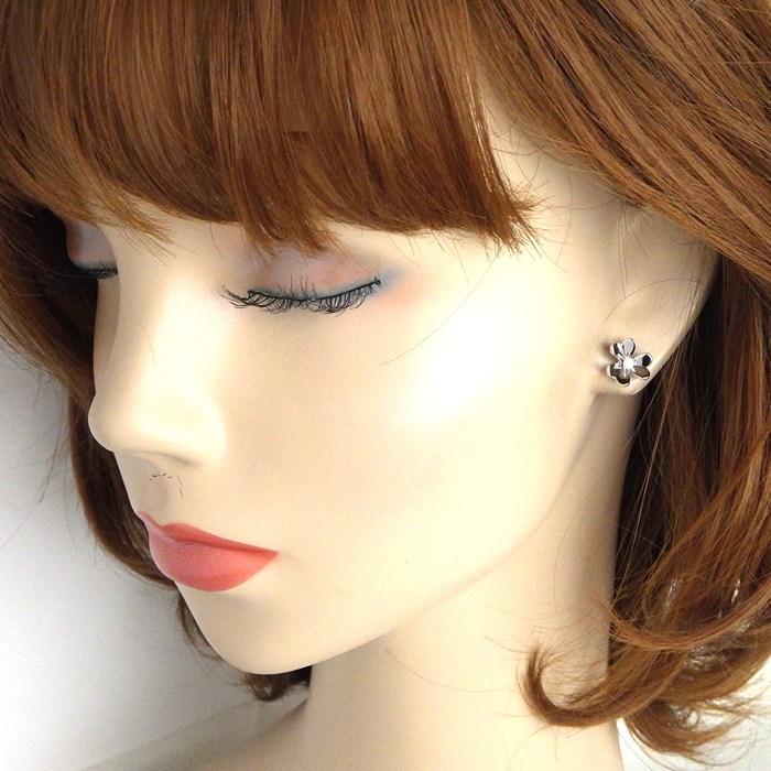 ヴァンクリーフ&アーペル Van Cleef & Arpels ピアス フリヴォル ミニ VCARPJMO00 フラワーモチーフ 2ポイント ダイヤモンド 計0.10ct K18WG 【中古】