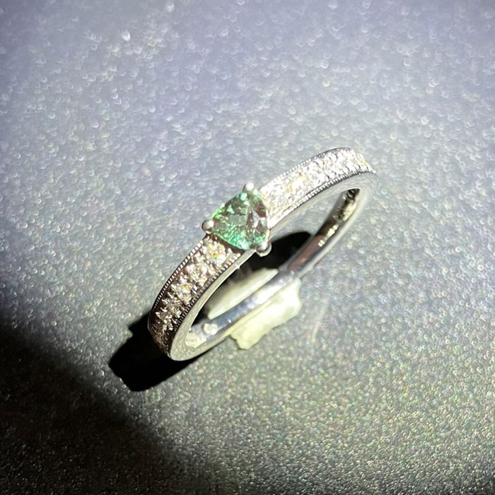 【アレキサンドライト ダイヤモンド】 リング 1ポイント アレキサンドライト 0.23ct ハーフサークル ダイヤモンド 0.14ct K18WG 12号 【中古】