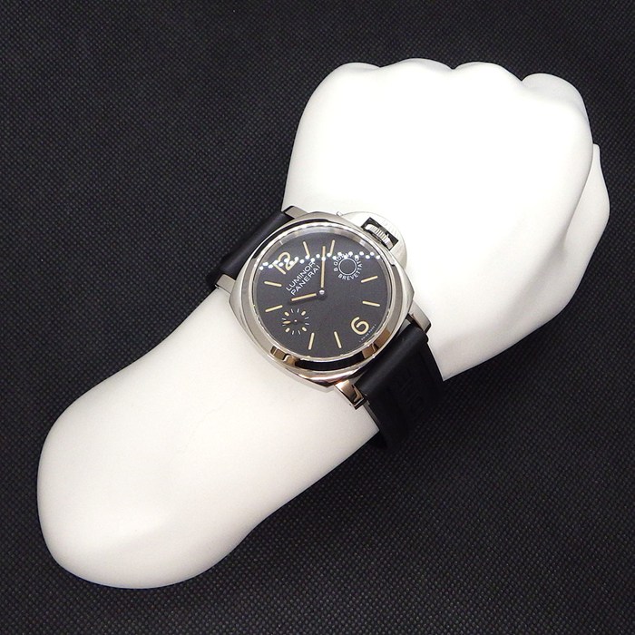 パネライ PANERAI 腕時計 ルミノールマリーナ 8デイズ アッチャイオ PAM00590 ブラック文字盤 夜光針/インデックス スモールセコンド ラバーベルト SS 手巻き 【中古】