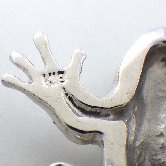 【サファイア ダイヤモンド】 ブローチ カエル チェーン 2ポイント サファイア 0.05ct パヴェ ダイヤモンド 0.81ct K18YG 【中古】