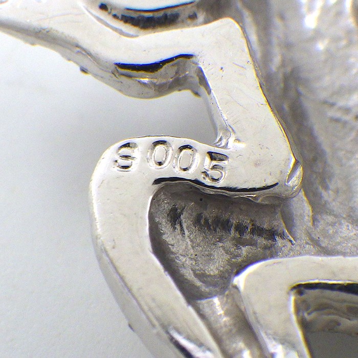 【サファイア ダイヤモンド】 ブローチ カエル チェーン 2ポイント サファイア 0.05ct パヴェ ダイヤモンド 0.81ct K18YG 【中古】