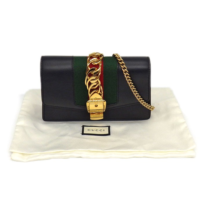 グッチ GUCCI ショルダーバッグ シルヴィ スーパーミニバッグ 494646 ブラック レザー ゴールド金具 【中古】
