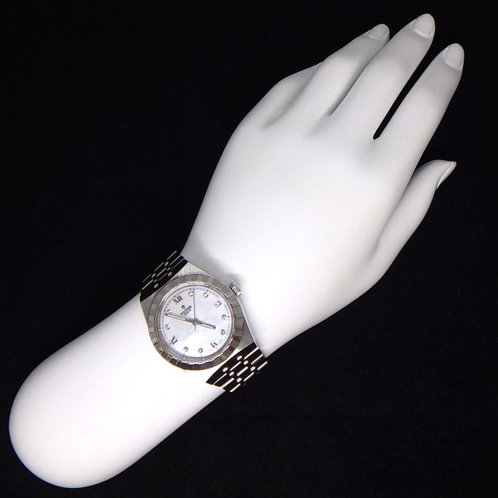 チューダー(チュードル) TUDOR 腕時計 ロイヤル 34mm M28400-0005 デイト カレンダー 8ポイント ダイヤモンド インデックス ホワイトシェル 文字盤 白 SS 自動巻き 【箱・保付き】 【中古】