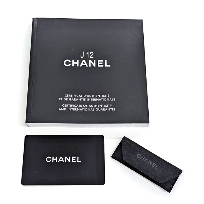 シャネル CHANEL 腕時計 J12 H4340 ソフトブルー 世界1200本限定モデル デイト 回転ベゼル 夜光インデックス 夜光針 ホワイト文字盤 SS セラミック クオーツアナログ 【中古】