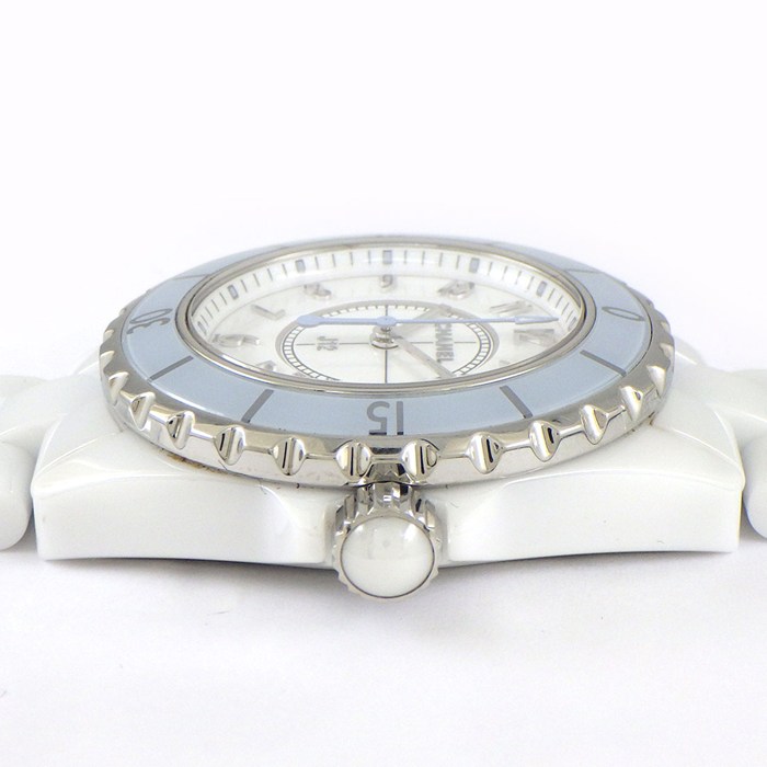 シャネル CHANEL 腕時計 J12 H4340 ソフトブルー 世界1200本限定モデル デイト 回転ベゼル 夜光インデックス 夜光針 ホワイト文字盤 SS セラミック クオーツアナログ 【中古】