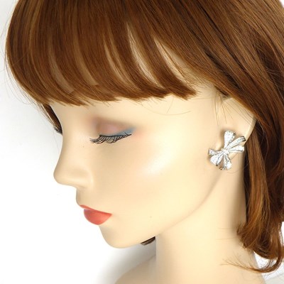 グラフ Graff GRAFF ピアス ティルダズ ボウ クラシック RGE1149 リボンモチーフ パヴェ バゲットカット ラウンドカット ダイヤモンド 計3.60ct K18WG 【箱・保付き】 【中古】