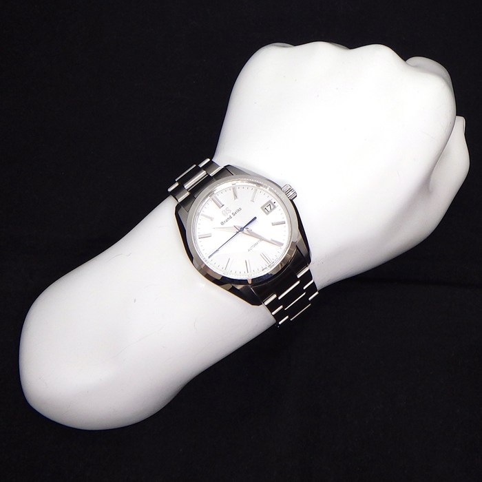グランドセイコー Grand Seiko 腕時計 ヘリテージコレクション メカニカル SBGR307/9S68-00B0 デイト 裏スケ サンレイ シルバー文字盤 SS 自動巻き 【箱・保付き】 【中古】