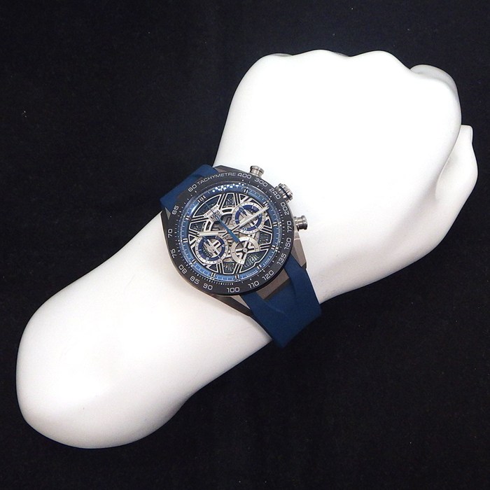 タグ・ホイヤー TAG Heuer 腕時計 カレラ クロノグラフ エクストリームスポーツ CBU2081.FT6274 デイト タキメーター スモールセコンド スケルトン文字盤 チタン ブルーラバーベルト 自動巻き 【箱・保付き】 【中古】