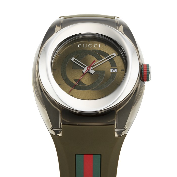 【新品・2年保証】グッチ GUCCI 腕時計 シンク YA137106 インターロッキングG サンレイ カーキ文字盤 デイト ラバーベルト SS クオーツアナログ 【箱・保付き】
