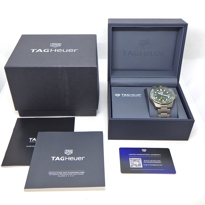 タグ・ホイヤー TAG Heuer 腕時計 アクアレーサー プロフェショナル300 WBP208B.BF0631 デイト 回転ベゼル 夜光インデックス 夜光針 ストライプ サンレイ グリーン文字盤 チタン 自動巻き 【箱・保付き】 【中古】