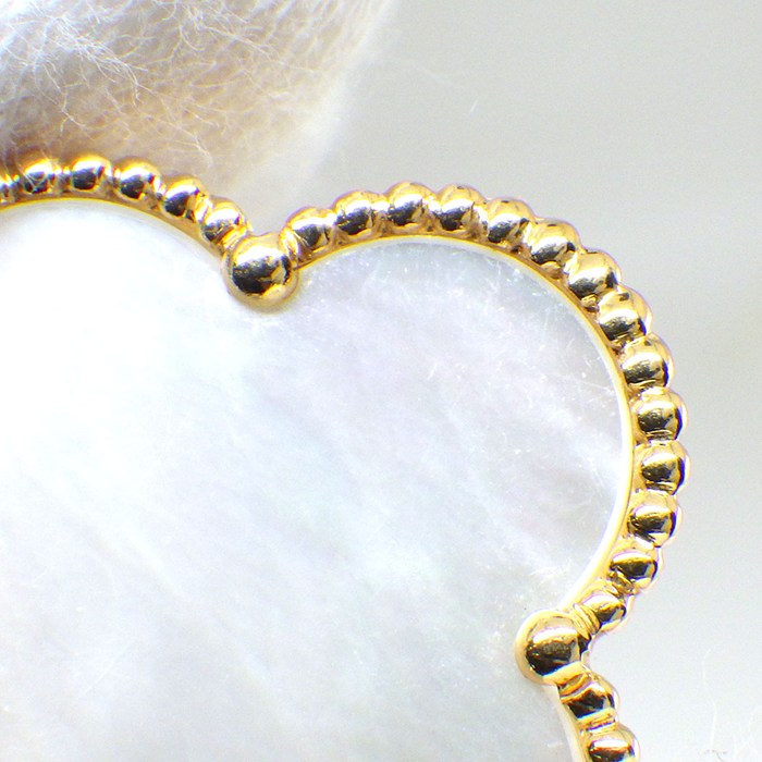 ヴァンクリーフ＆アーペル Van Cleef & Arpels ピアス マジックアルハンブラ 4モチーフ VCARD78900 スウィング ドロップ ホワイト シェル K18YG 【中古】