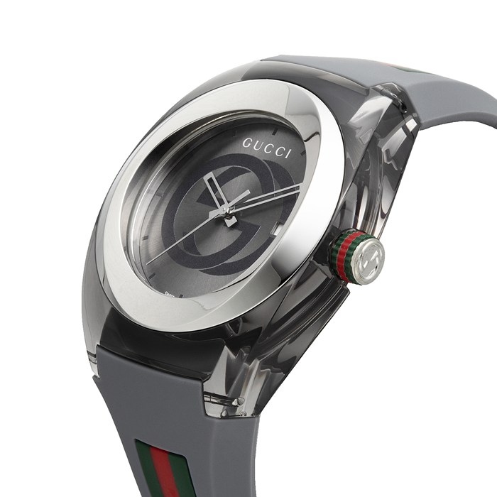 【新品・2年保証】グッチ GUCCI 腕時計 シンク YA137109A インターロッキングG サンレイ グレー文字盤 デイト SS ラバー クオーツアナログ 【箱・保付き】