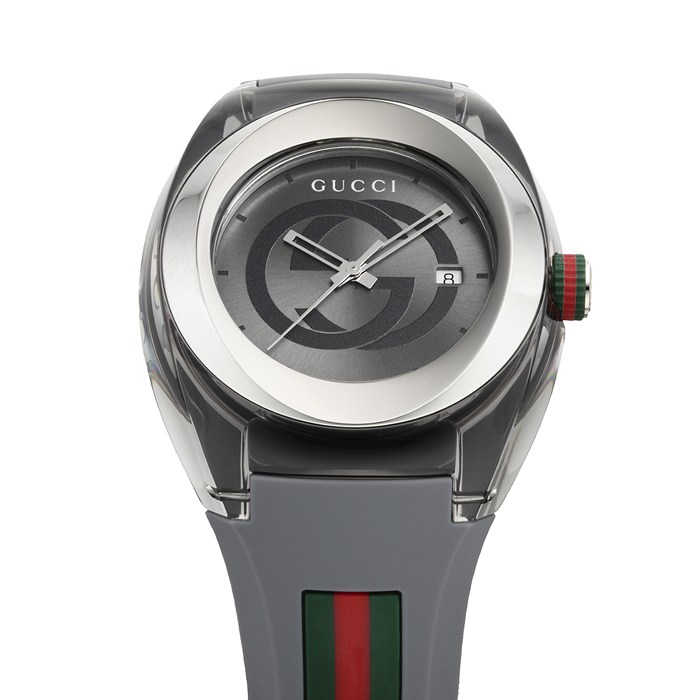 【新品・2年保証】グッチ GUCCI 腕時計 シンク YA137109A インターロッキングG サンレイ グレー文字盤 デイト SS ラバー クオーツアナログ 【箱・保付き】
