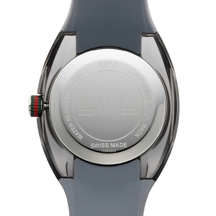 【新品・2年保証】グッチ GUCCI 腕時計 シンク YA137109A インターロッキングG サンレイ グレー文字盤 デイト SS ラバー クオーツアナログ 【箱・保付き】