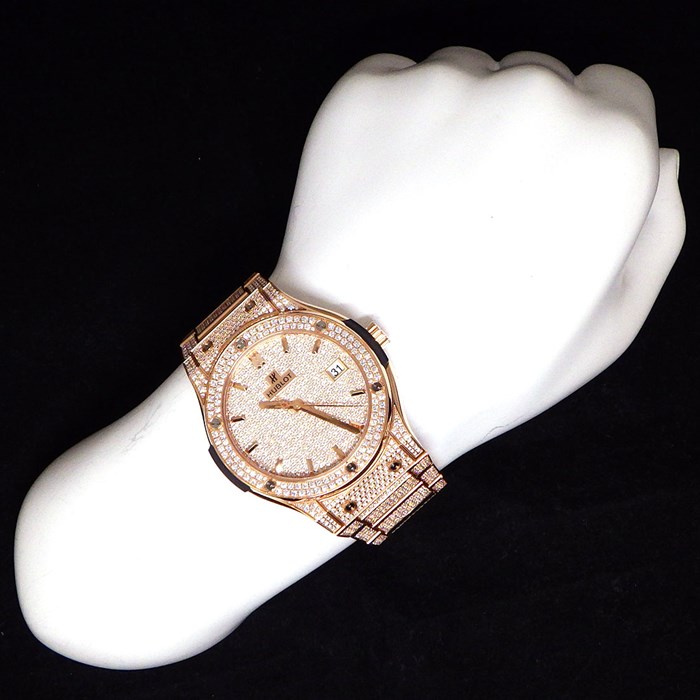 ウブロ Hublot 腕時計 クラシックフュージョン キングゴールド 511.OX.9010.OX.3704 カレンダー 裏スケ フル パヴェ ダイヤモンド 文字盤/ベゼル/ベルト K18キングゴールド 自動巻き 【中古】