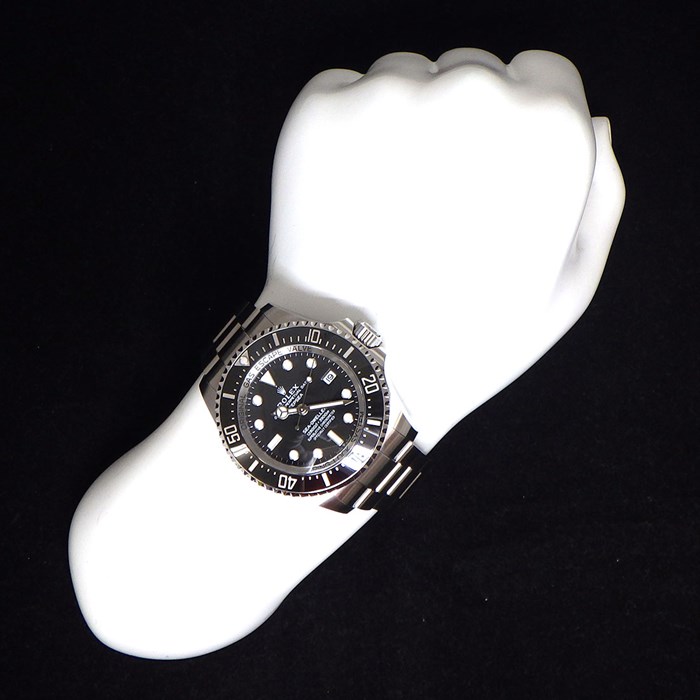 ロレックス Rolex 腕時計 シードゥエラーディープシー 136660 ブラック文字盤 黒 カレンダー 夜光インデックス 回転ベゼル オイスタースチール SS 自動巻き 【中古】