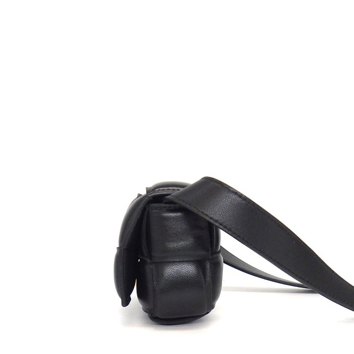 ボッテガ・ヴェネタ BOTTEGA VENETA ショルダーバッグ キャンディ パデッド カセット 716648 ブラック ラムスキン ゴールド金具 【中古】