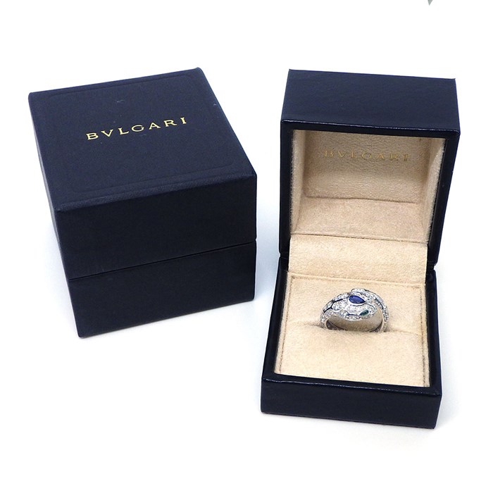 ブルガリ BVLGARI リング セルペンティ 355348 スネークモチーフ 1ポイント ペアシェイプ サファイア 0.58ct 2ポイント ペアシェイプ エメラルド 0.09ct パヴェ ダイヤモンド 1.39ct K18WG 19.5号 / #60 【中古】