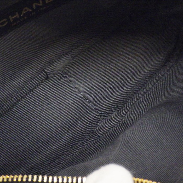 シャネル CHANEL ショルダーバッグ マトラッセ カメラバッグ A57719 2018年製 キャビアスキン (グレインドカーフスキン) 【中古】