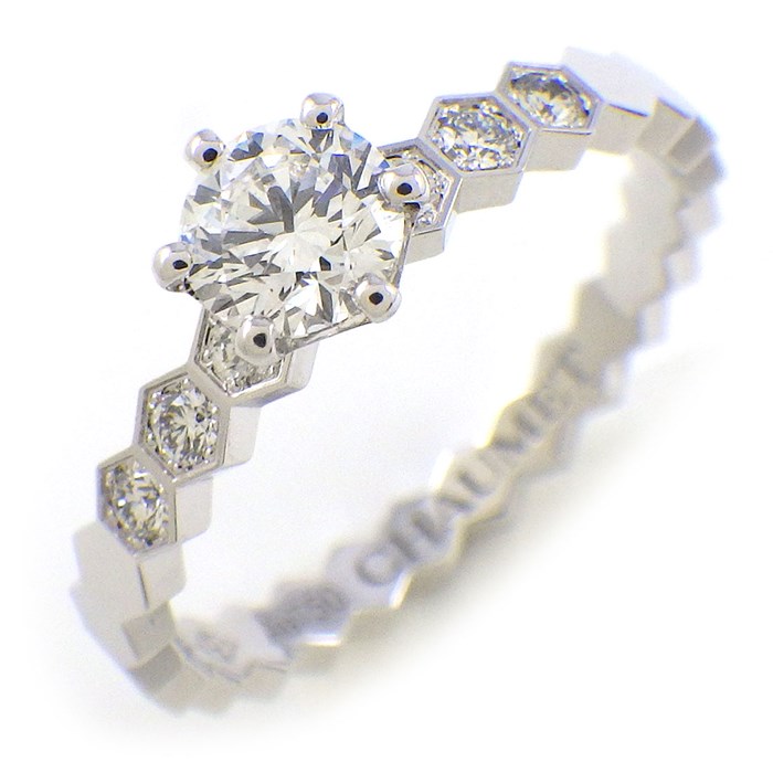 ショーメ Chaumet リング ビー マイ ラブ ソリテール J1NC00 6ポイント ダイヤモンド 計0.09ct 1ポイント ラウンドブリリアントカット ダイヤモンド 0.31ct(D/VVS1/EX) K18WG 8号 【中古】