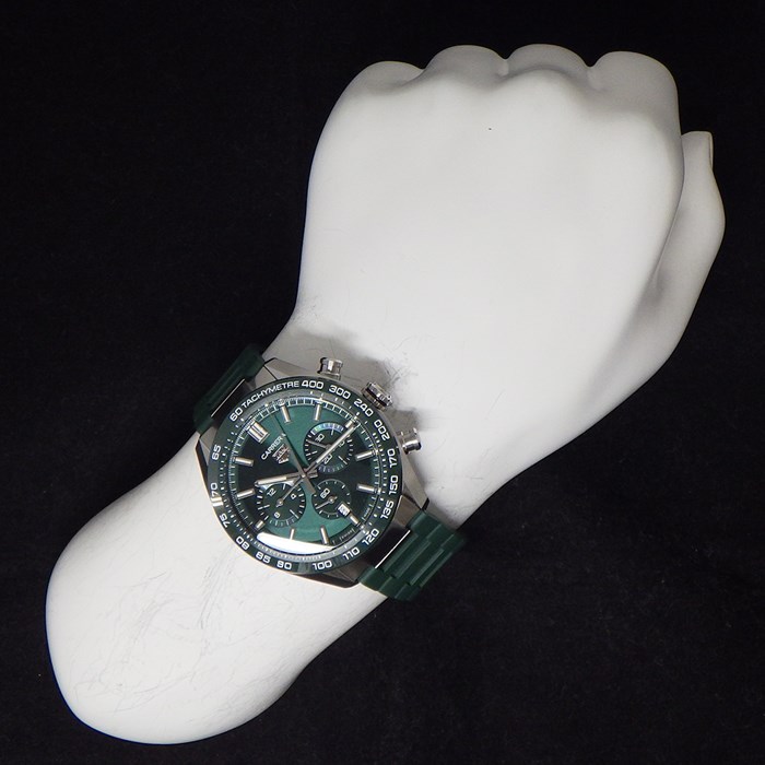 タグ・ホイヤー TAG Heuer 腕時計 カレラ キャリバー ホイヤー CBN2A1N.FT6238 カレンダー クロノグラフ 裏スケ タキメーター 夜光針 夜光インデックス グリーン 文字盤 SS セラミック ラバー 自動巻き 【箱・保付き】