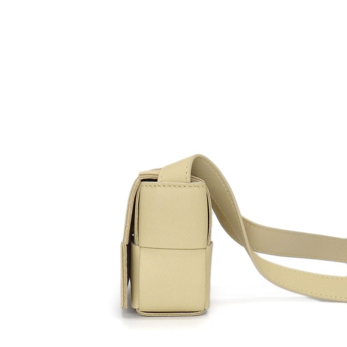 ボッテガ・ヴェネタ BOTTEGA VENETA ショルダーバッグ キャンディ カセット 666688 VMAY1 9776 ポリッジ レザー 【中古】