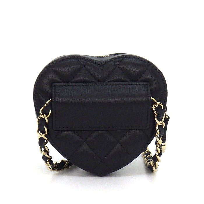 シャネルのショルダーバッグ シャネル CHANEL ショルダーバッグ マトラッセ ハートチェーン
