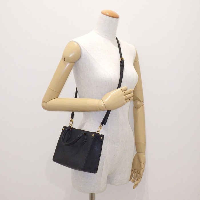 ルイ・ヴィトン LOUIS VUITTON ハンドバッグ オンザゴー BB M46993 ブラック モノグラムアンプラントレザー ゴールド金具 【中古】