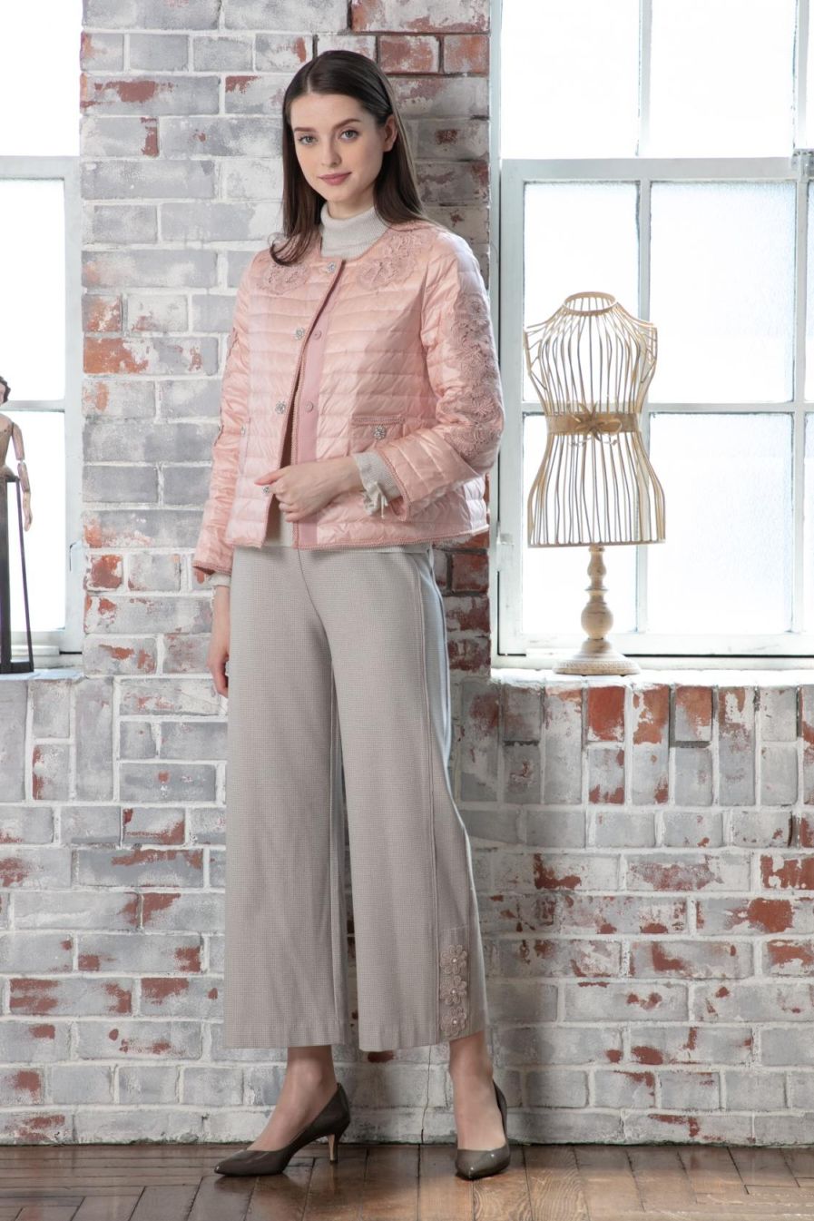 2025年秋冬 レースデザイン ショート丈ライトダウンジャケット 2527015