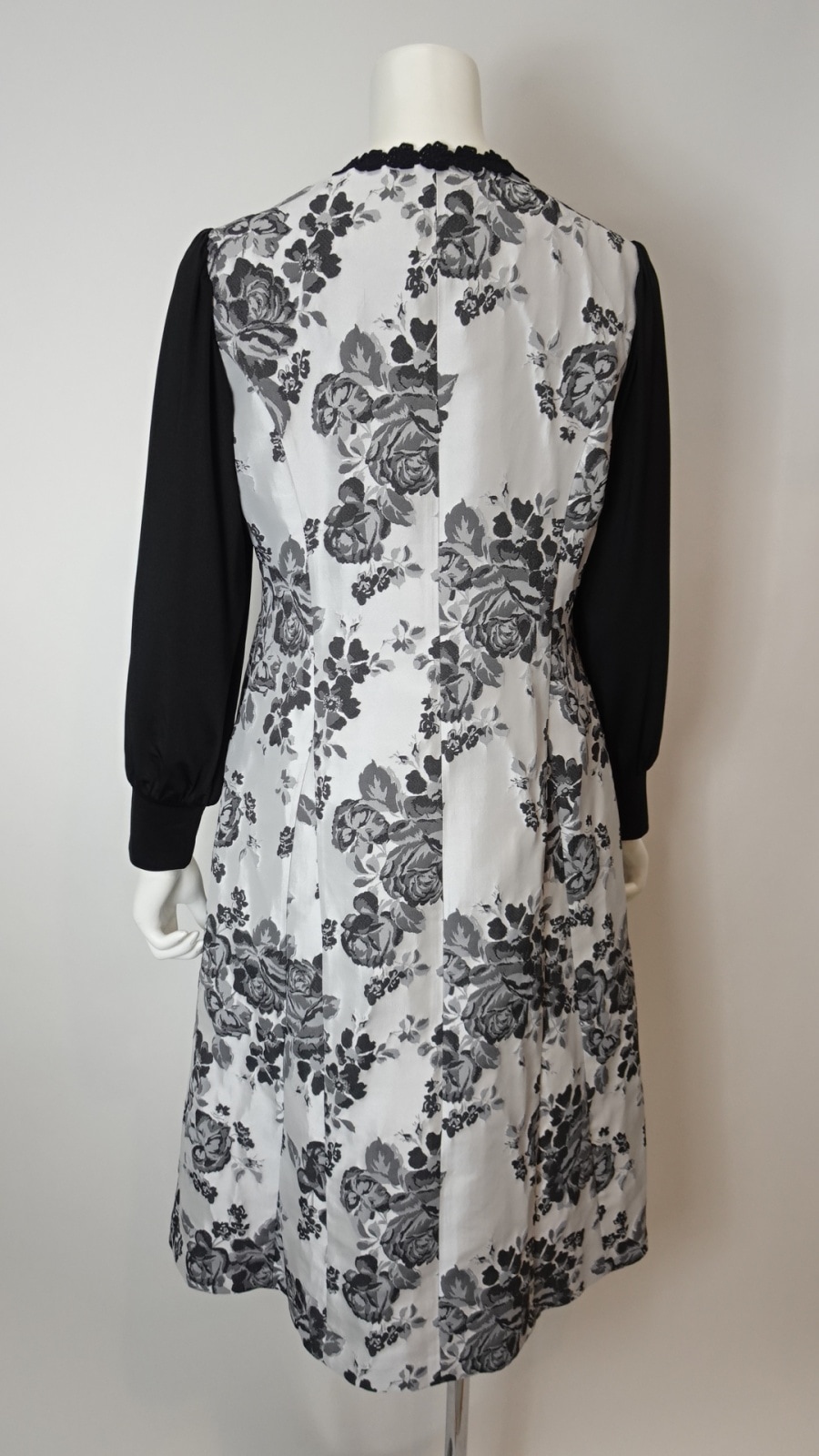 2025年春夏 ジャガード織 花柄ワンピース 2516003 ｜Super Beauty公式通販