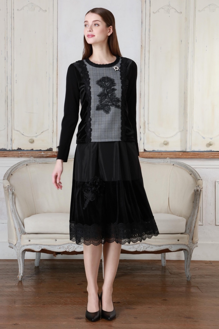 ジュリアン　スーパービューティー　2025年秋冬　　スカート黒44XL新品 2025年秋冬 裾レース使いベロア×タフタ素材スカート 2523003 ｜Super