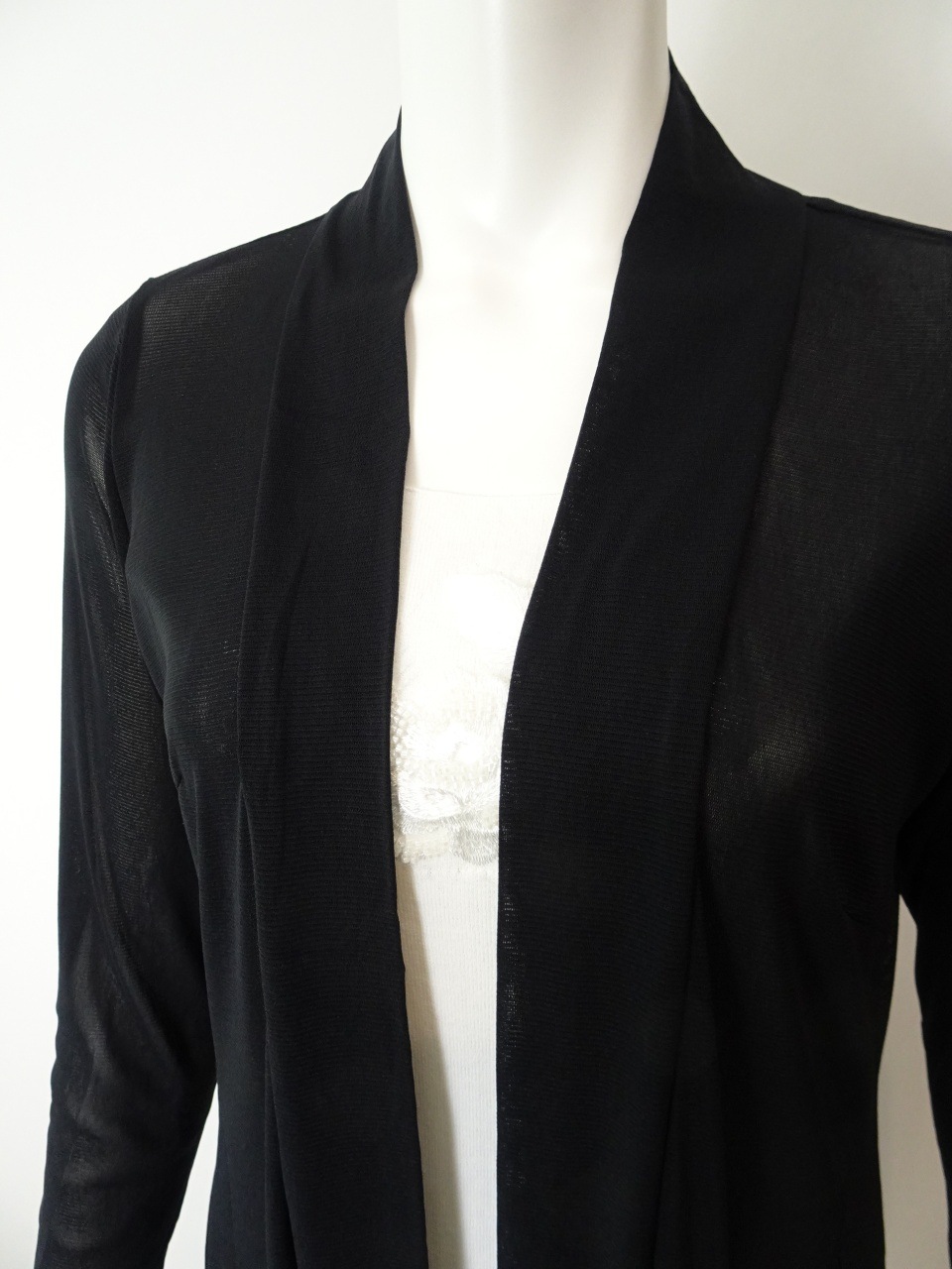 スパンコール×刺しゅう使いパワーネット素材カーディガン