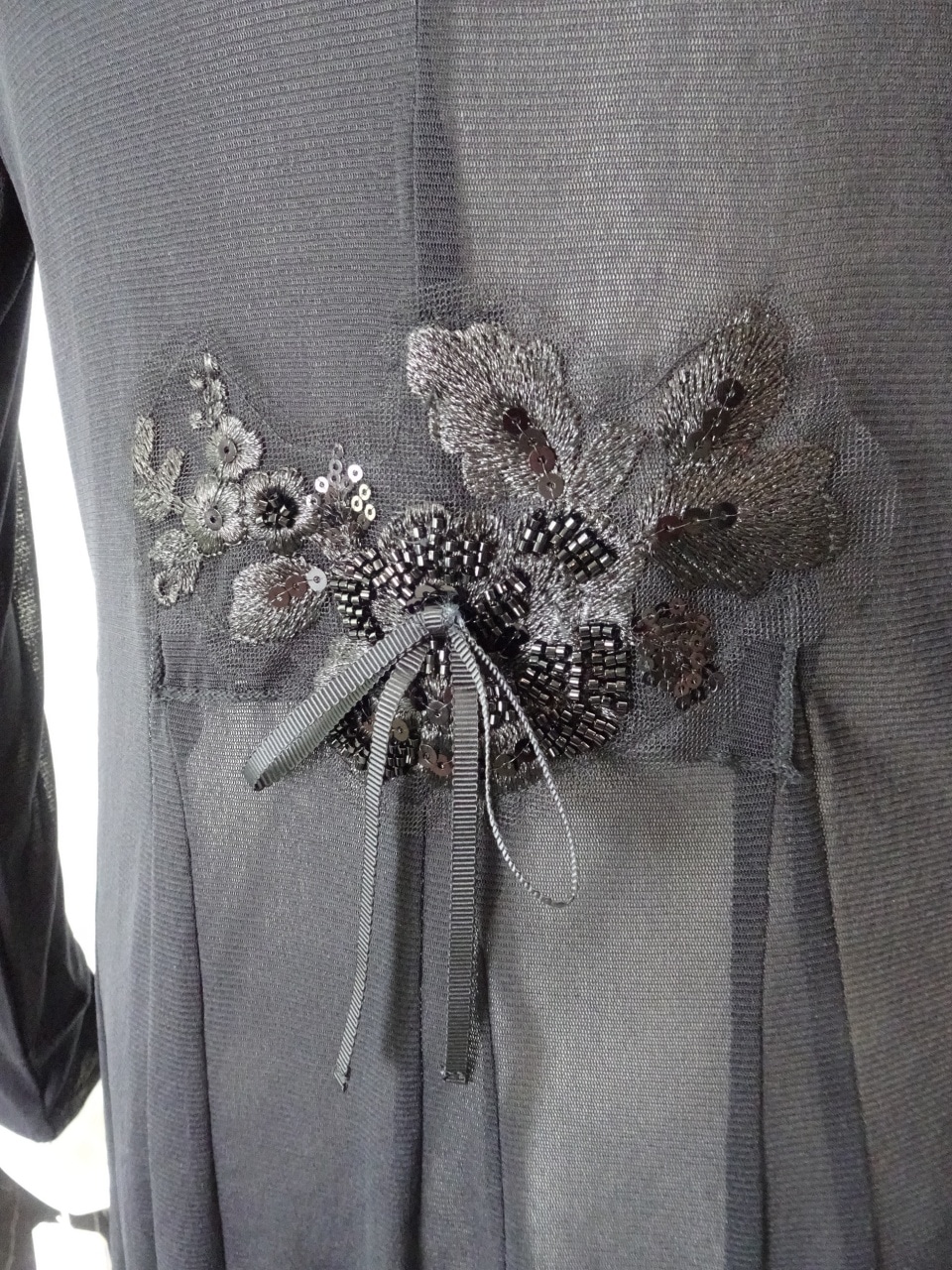 スパンコール×刺しゅう使いパワーネット素材カーディガン