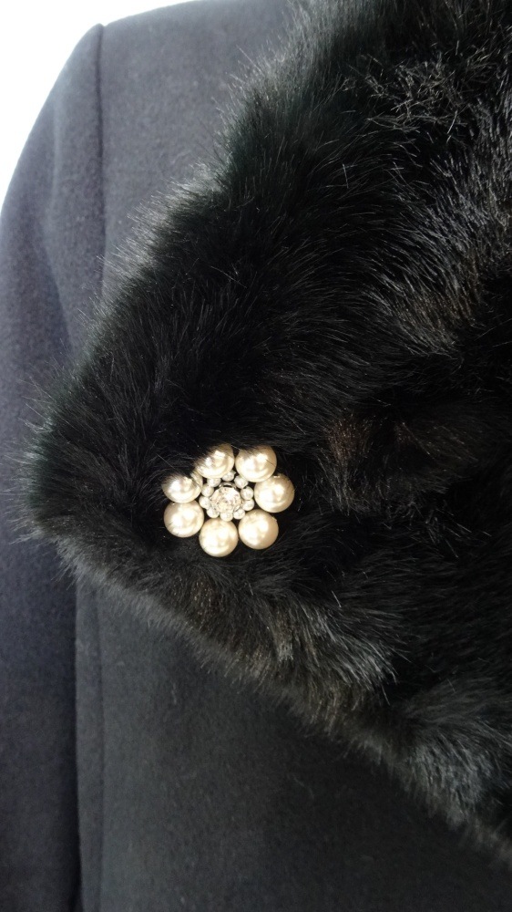 2025年秋冬 ファーストール付ノーカラーコート 2528002 ｜Super Beauty