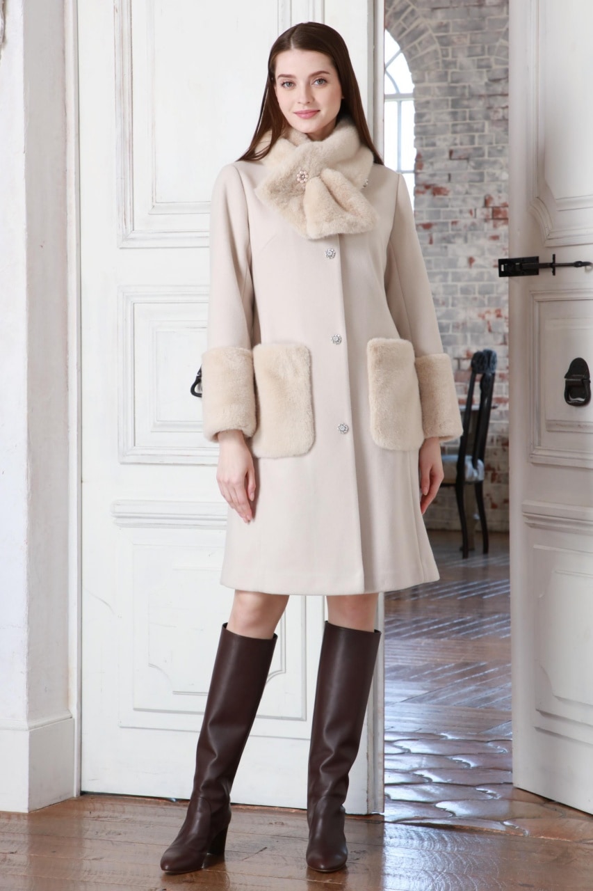 2025年秋冬 ファーストール付ノーカラーコート 2528002 ｜Super Beauty