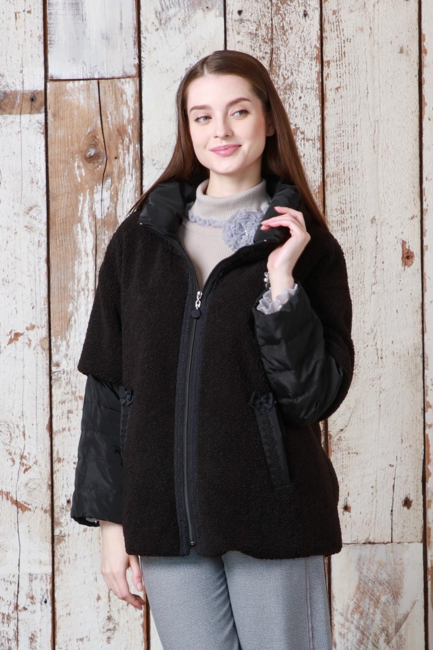 2025年秋冬 コサージュ付 衿・袖先透かしフリルデザインタートルネック