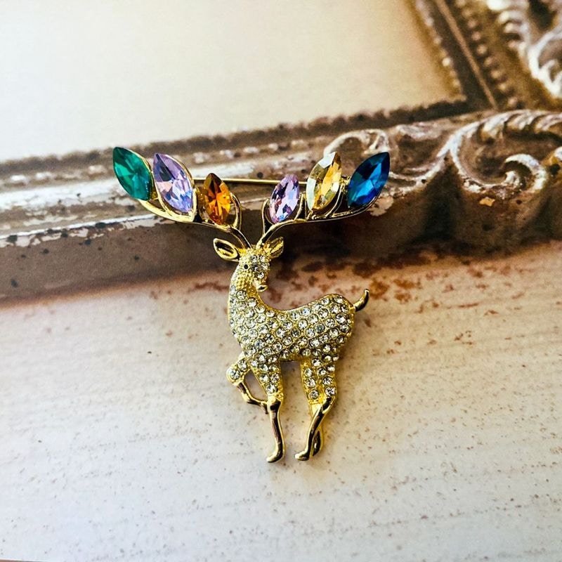 彩光鹿ブローチ