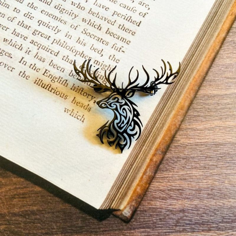 悠光鹿のブローチ