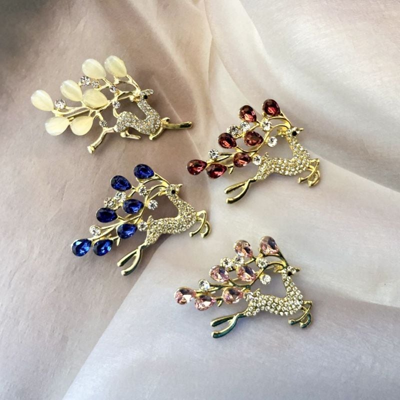 恍惚な鹿ブローチ