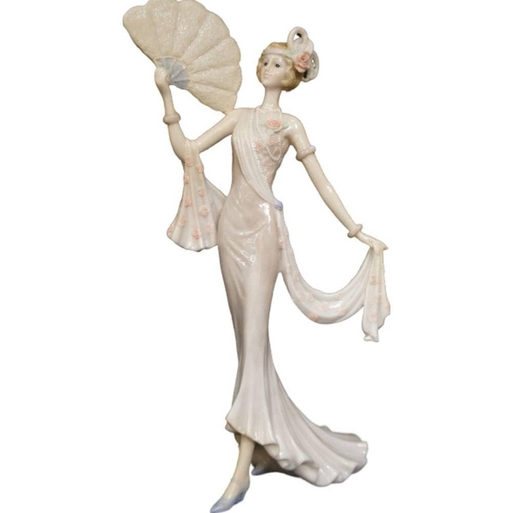 【半額セール！6600円→3300円】エレガント人形☆扇子で舞う貴婦人