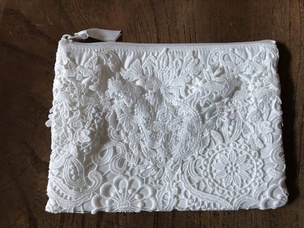 Fee blanche ミニティッシュポーチ