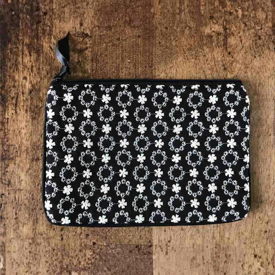 fluffy flower フラットポーチ 12x18cm