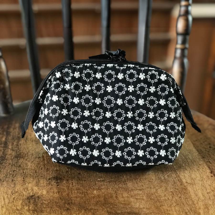 fluffy flower ボックスポーチ