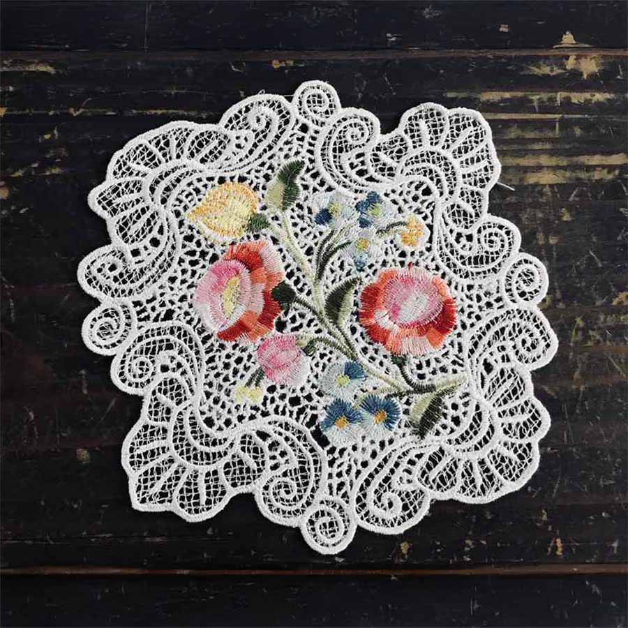 カロチャ刺繍風 ドイリー 25x25cm