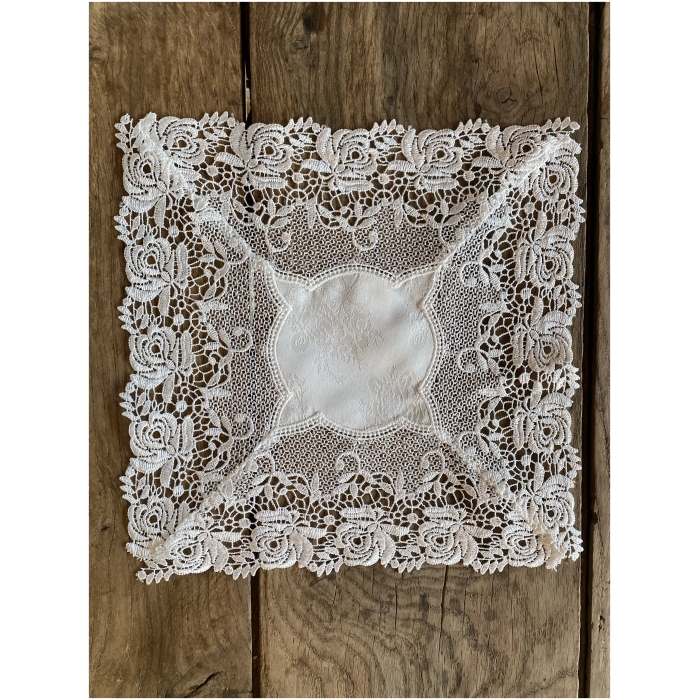 white rose bouquet ドイリー 30x30cm