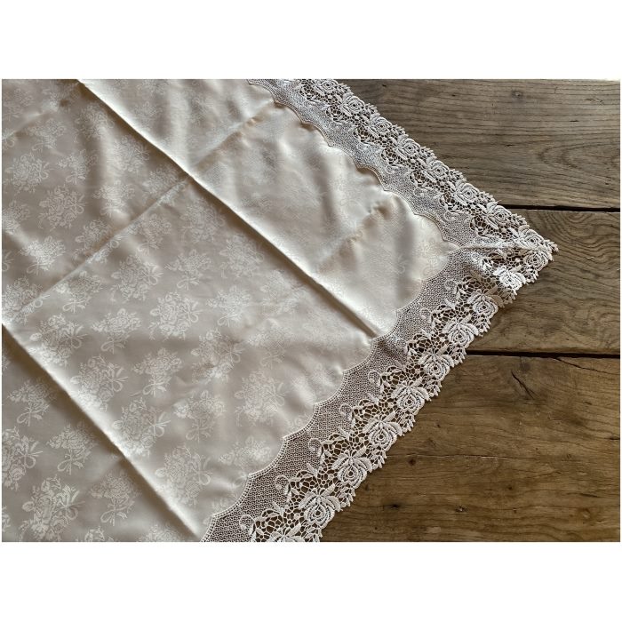 white rose bouquet テーブルクロス 正方形 90x90cm